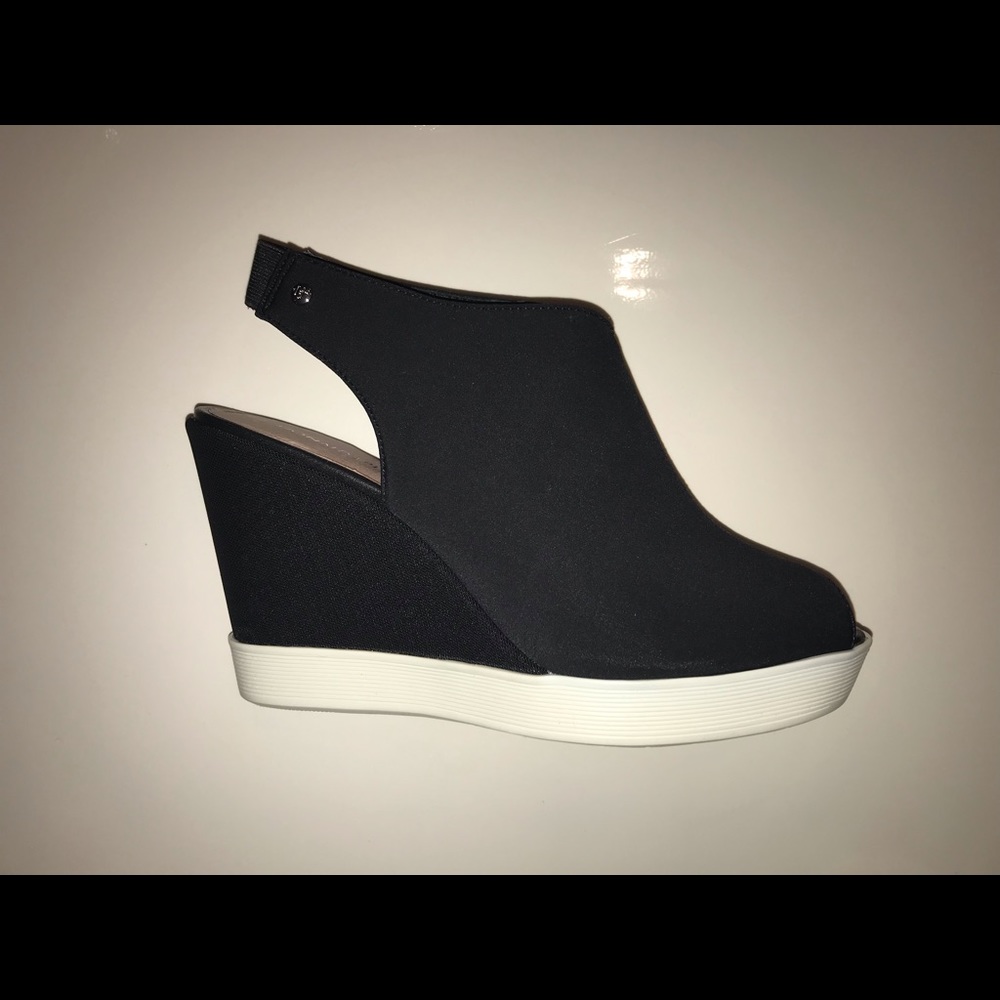 New Donald Pliner Wedges